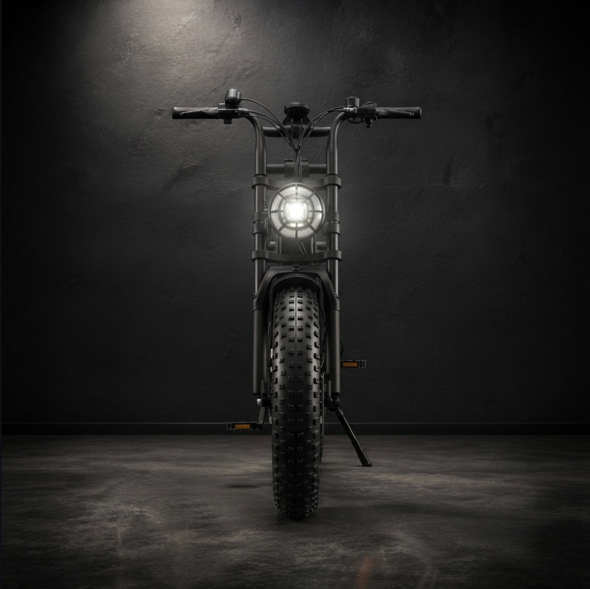 Fat bike électrique Sykell R7 vue de face avec cadre bas, pneus larges 20 pouces et éclairage avant LED.