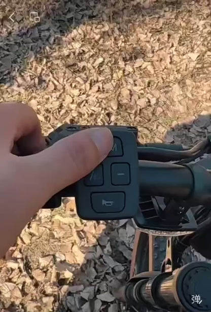 Vélo électrique M20 sur un sentier forestier vidéo